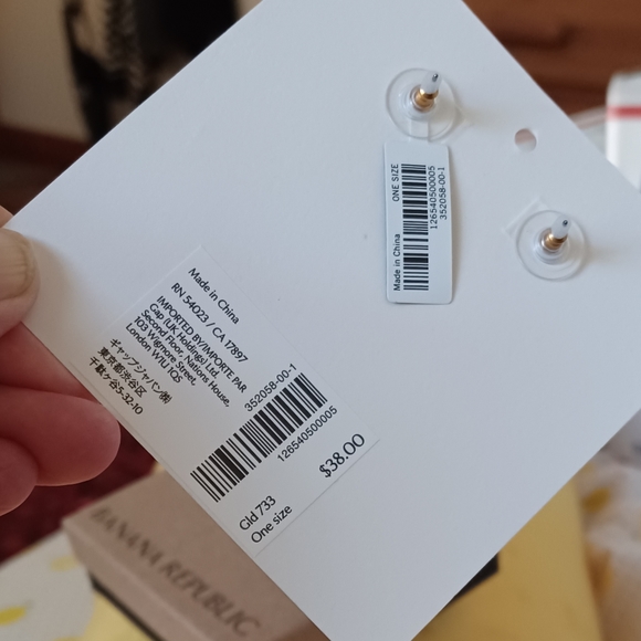 🎯 SOLD! - NWT Banana Republic Gem Dangle Earrings w/ Gift Box - Picture 2 of 3